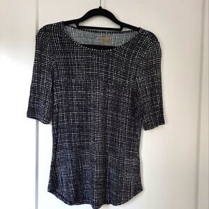 APT 9 Basket Weave Scoopneck Elbow Length Sleeves Navy and White